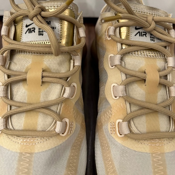 Nike Air VaporMax Women’s 2019 Gold Running Sneaker Shoe size US 7.5 AR6632-101 - Picture 5 of 10